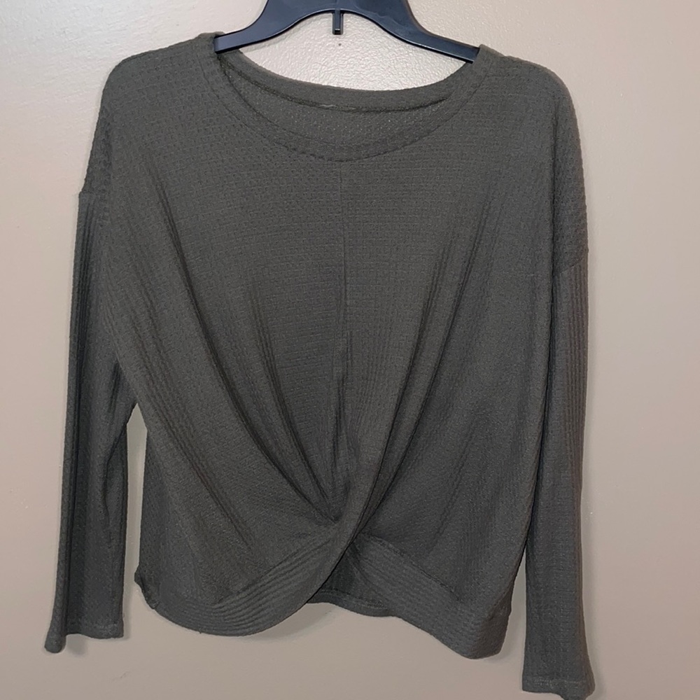Twist-Front Top
